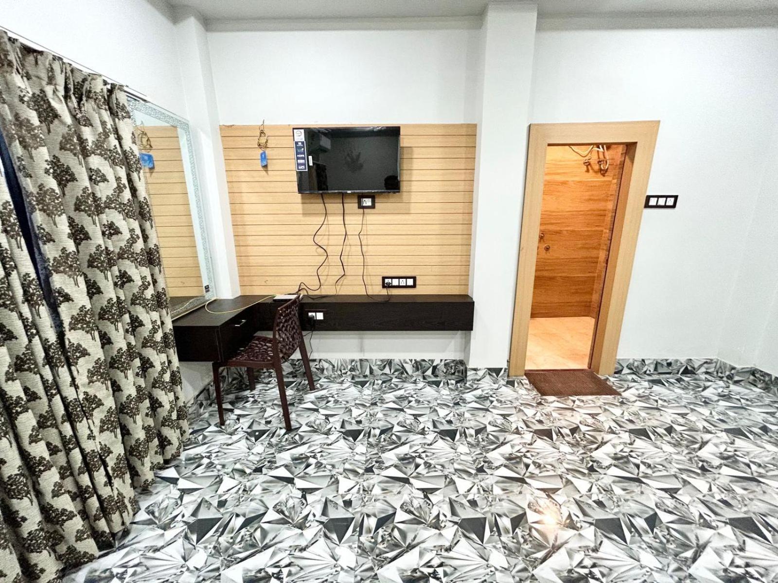 Palli Bangla Resort, Near Ruby Hospital, Anandapur Kolkata Exterior photo