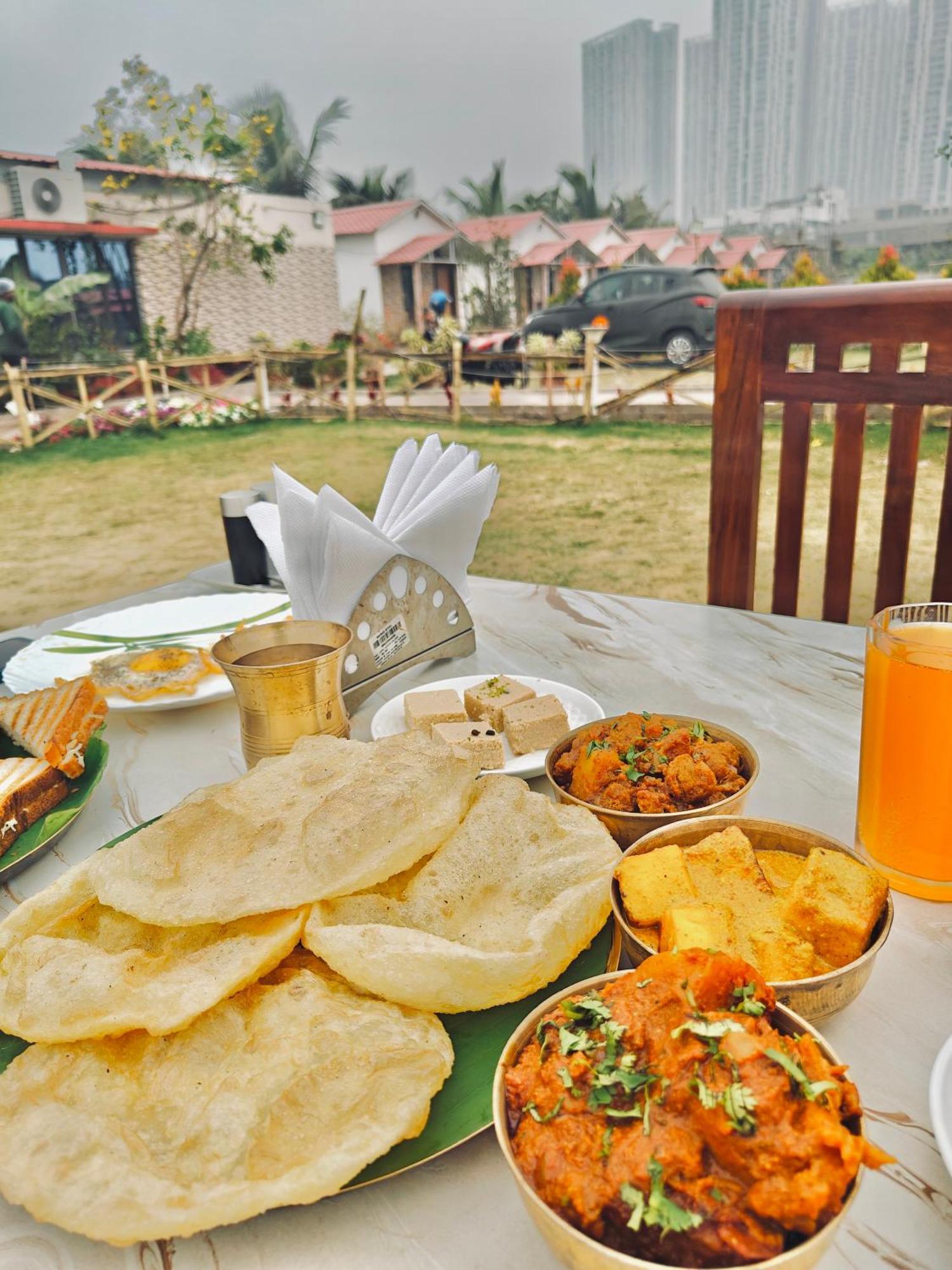 Palli Bangla Resort, Near Ruby Hospital, Anandapur Kolkata Exterior photo